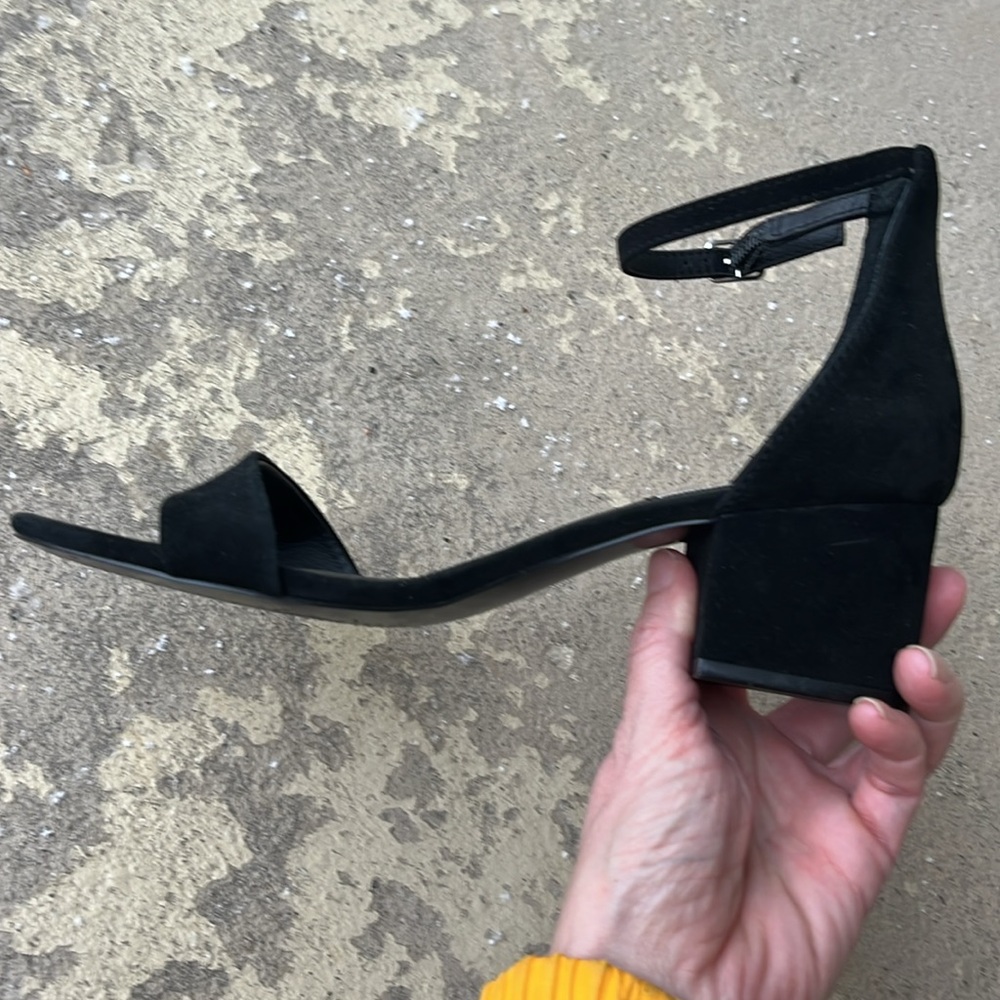 New Steve Madden black leather ankle strap sandal - Picture 4 of 12